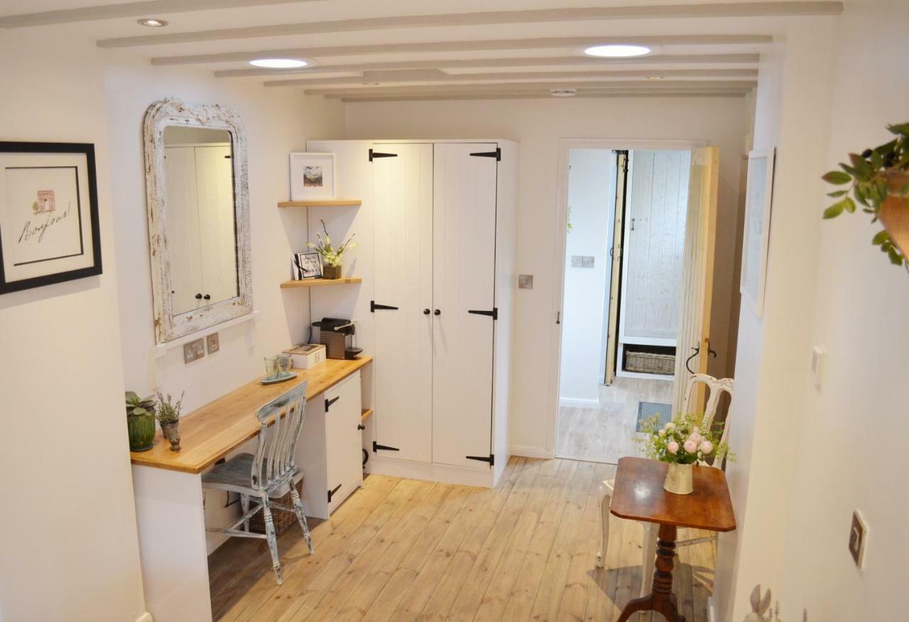 Owl Lodge นิวพอร์ตแพกเนลล์ ภายนอก รูปภาพ