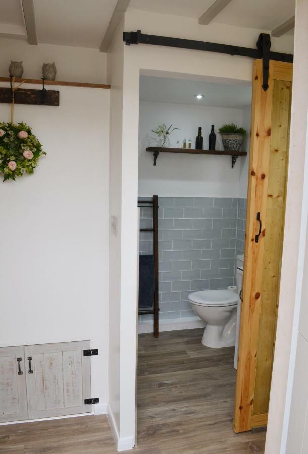 Owl Lodge นิวพอร์ตแพกเนลล์ ภายนอก รูปภาพ